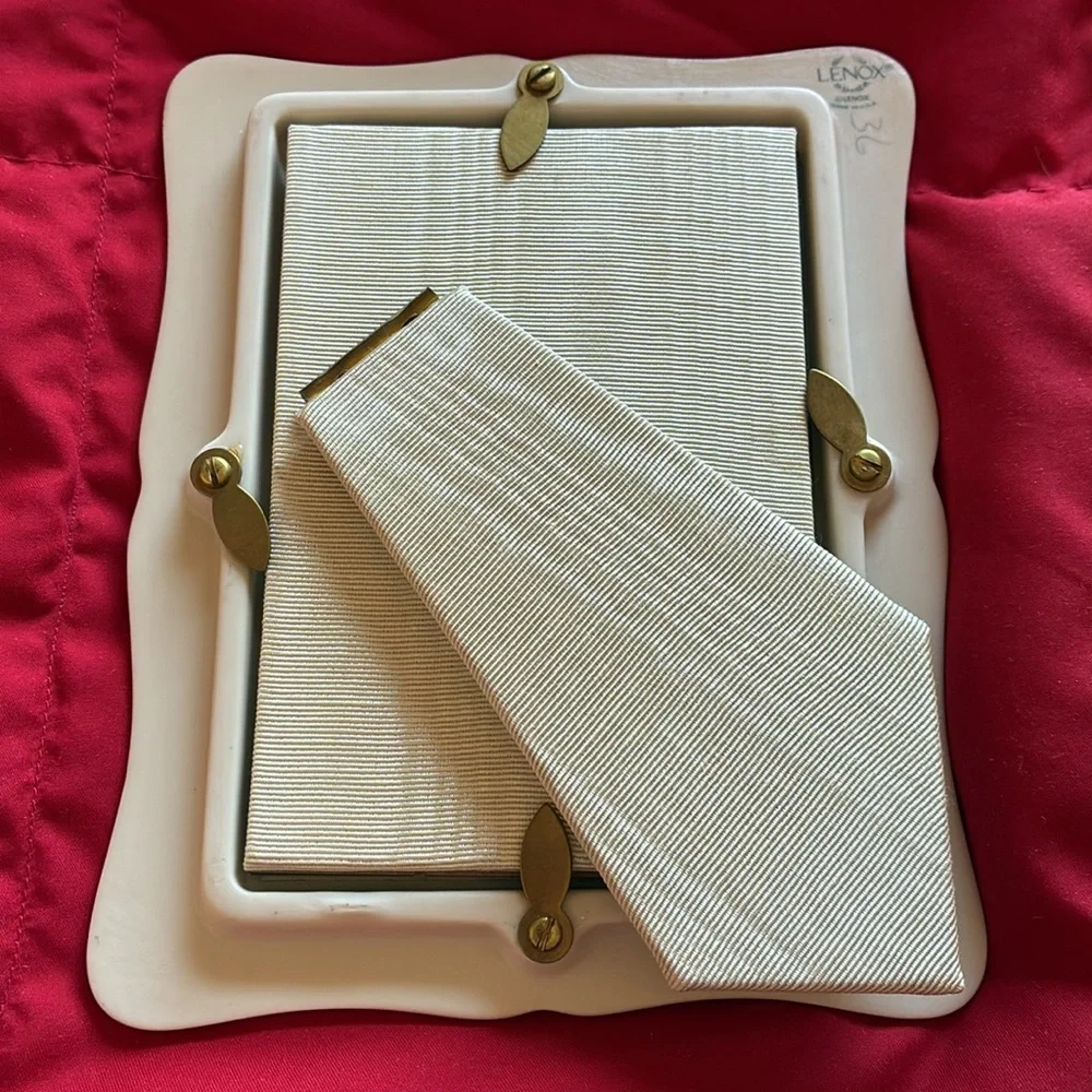 NWT Lenox 3x5 Porcelin Petit Rose Picture Frame - Picture 5 of 5
